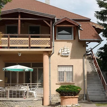Vitorlás Apartmanház Siófok Exterior foto