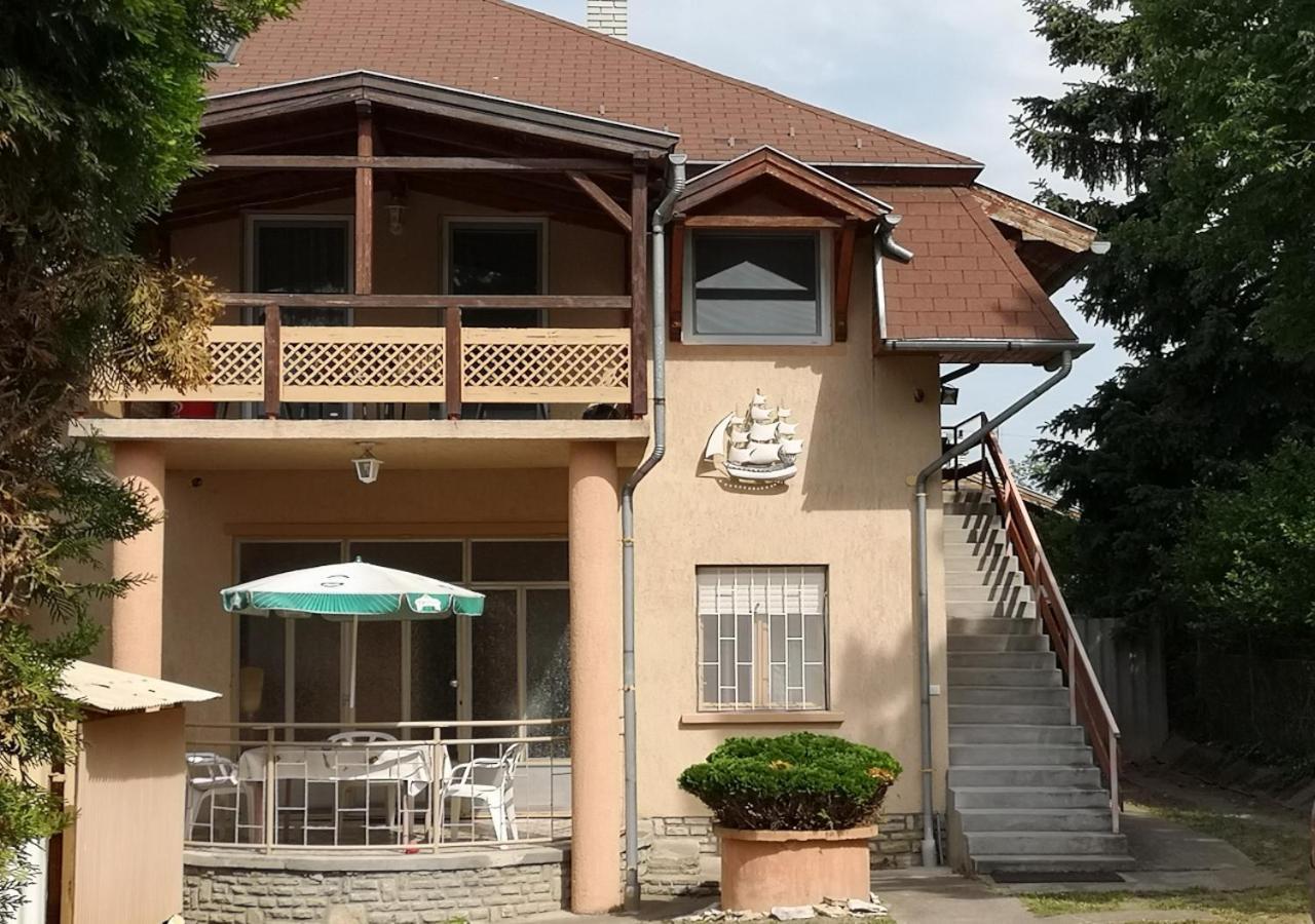Vitorlás Apartmanház Siófok Exterior foto