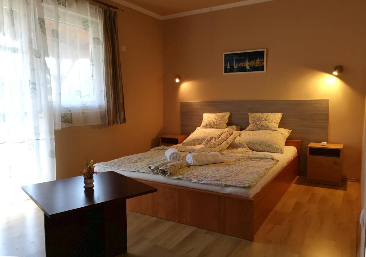 Vitorlás Apartmanház Siófok Exterior foto
